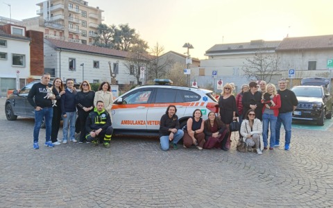 Un successo l’evento benefico Zampa spritz
