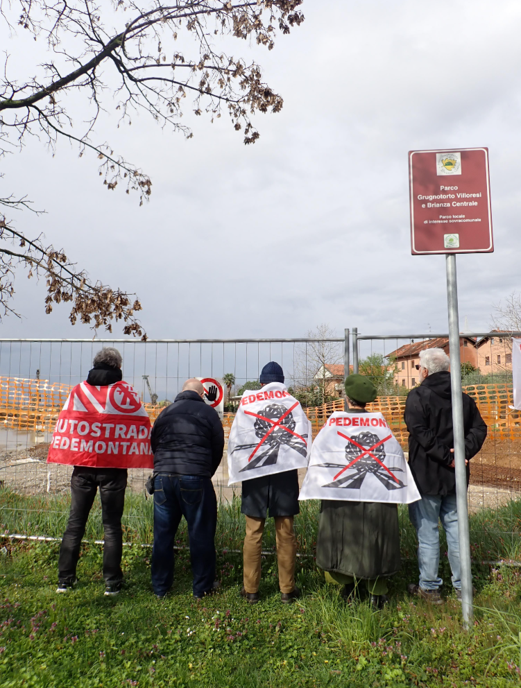 La protesta degli Umarell contro Pedemontana