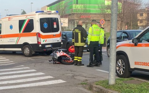 Schianto sulla Provinciale, paura per un giovane centauro