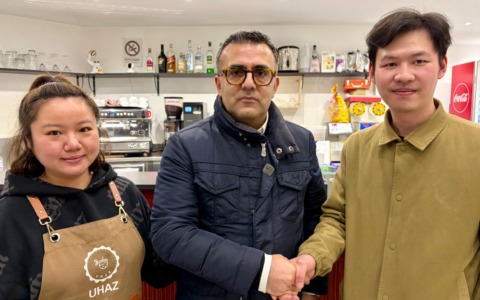 Il consigliere Massimiliano Longo (Fi) con Joy e Giuliano