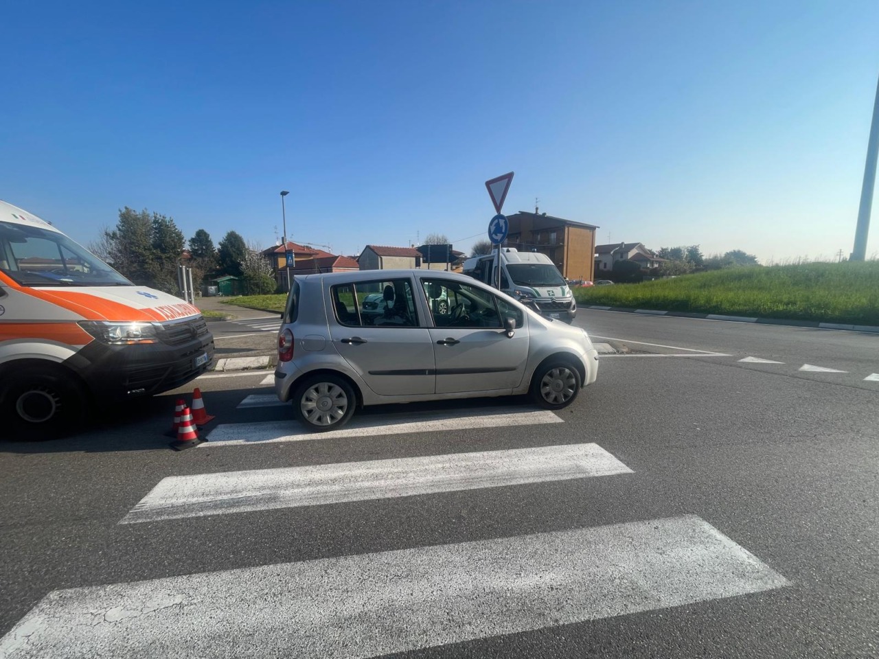 Investito sulle strisce pedonali, paura per un 14enne