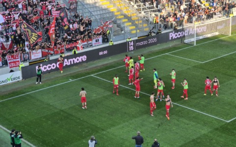 Lo Spezia affonda il Monza con quattro reti. L’espulsione di Carboni vanifica il doppio vantaggio biancorosso