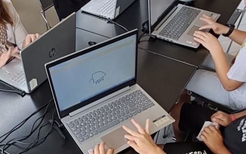 Donati 34 computer ricondizionati all’Istituto comprensivo Toti