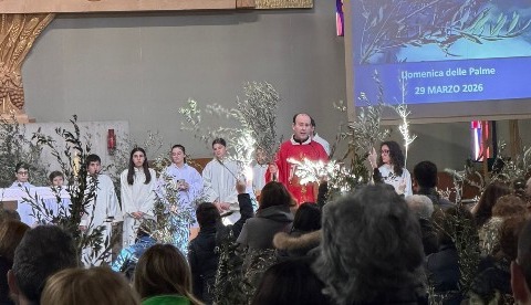 Atto sacrilego nelle chiesa  Madonna di Lourdes: vandali danno fuoco ai rami d’ulivo