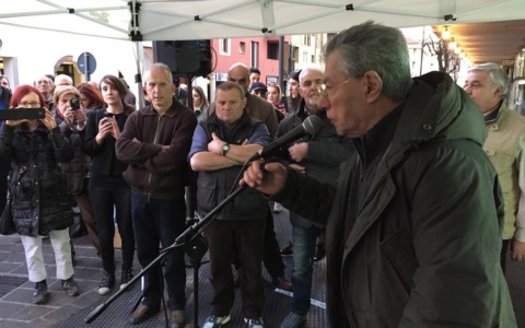 “Tra Umberto Bossi e  la comunità di Desio c’era un legame forte”, la Lega chiede di condividere i ricordi