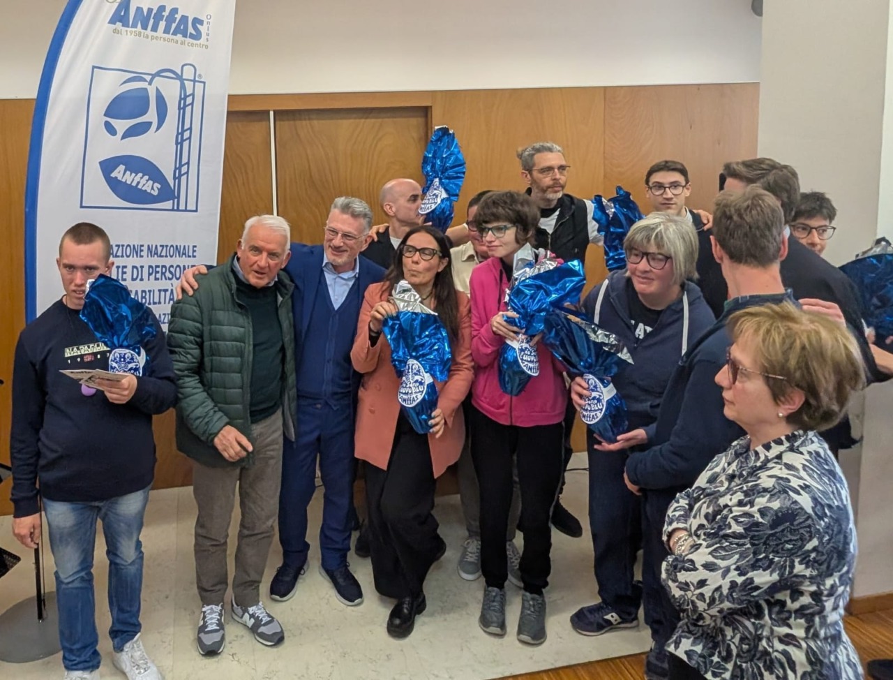 Dal ministro Locatelli plauso agli artisti di Anffas Brianza