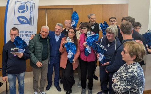 Dal ministro Locatelli plauso agli artisti di Anffas Brianza