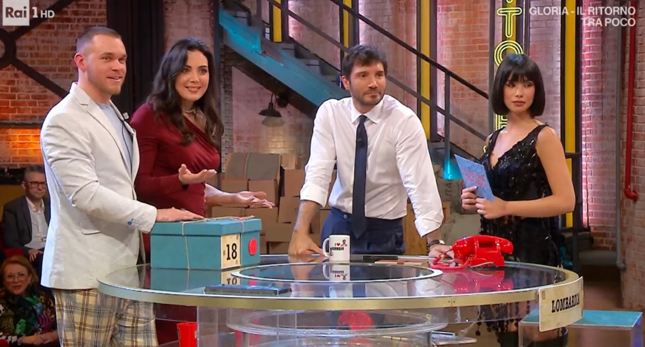 «Affari tuoi», Paola torna a casa a  mani vuote