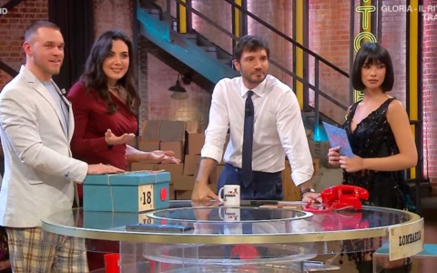 «Affari tuoi», Paola torna a casa a  mani vuote