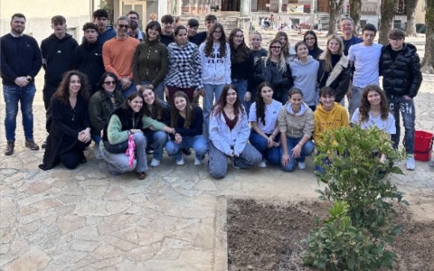 Una pianta a scuola in memoria di Sveva