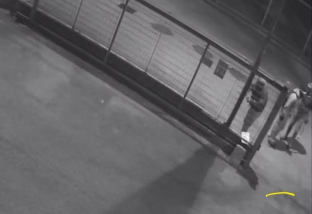 Raid notturno: commando armato di asce, flessibili e spranghe assalta tre aziende