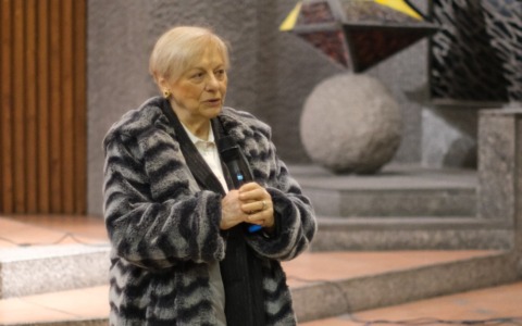 Dopo l’abuso, testimonianze di dolore: fronte comune tra parrocchia e White Mathilda