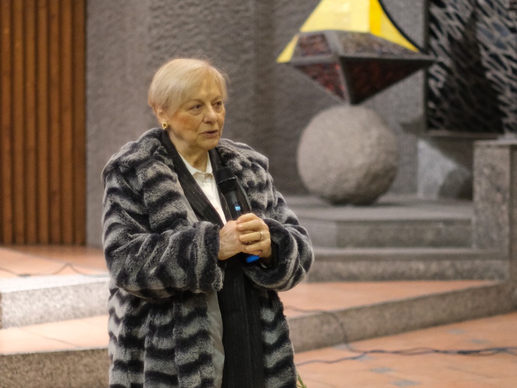 Dopo l’abuso, testimonianze di dolore: fronte comune tra parrocchia e White Mathilda