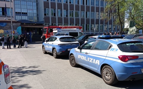 Spray al peperoncino in classe: cinque intossicati