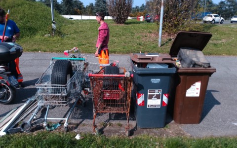Pulizia straordinaria del Canale Villoresi: trovati carrelli e pneumatici