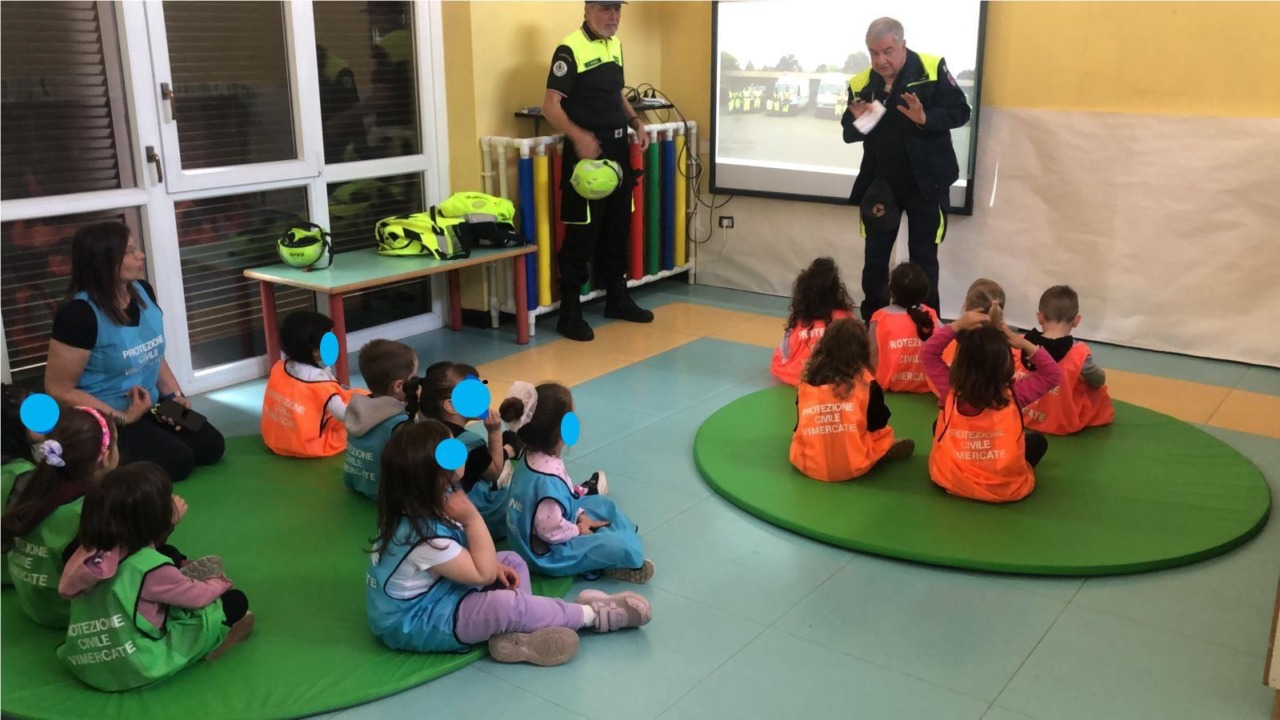 Alle scuole Rodari e Ponti l’evacuazione si impara giocando al circo