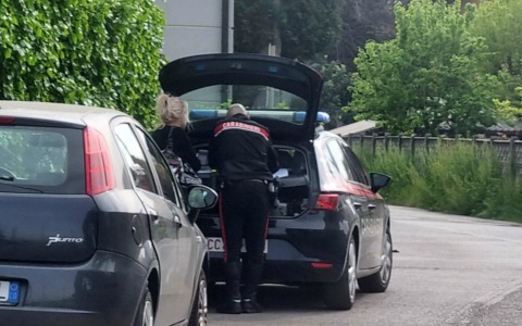 Pensionato trovato morto in casa: il corpo scoperto dopo settimane