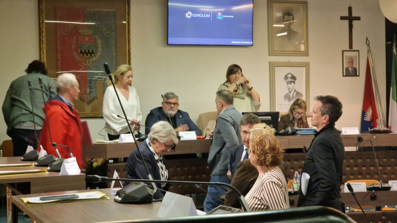 Terremoto politico ad Arcore, la Giunta va sotto sul bilancio: Esecutivo Bono al capolinea?