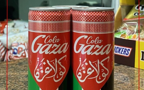 Coca-Cola addio: al bar dell’Astrolabio si beve solo Gaza-Cola