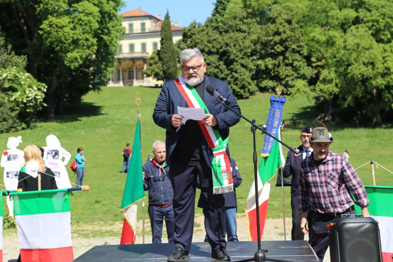 Il dilemma di Bono e l’appello ai “responsabili”: ma la sua caduta conviene veramente a qualcuno?