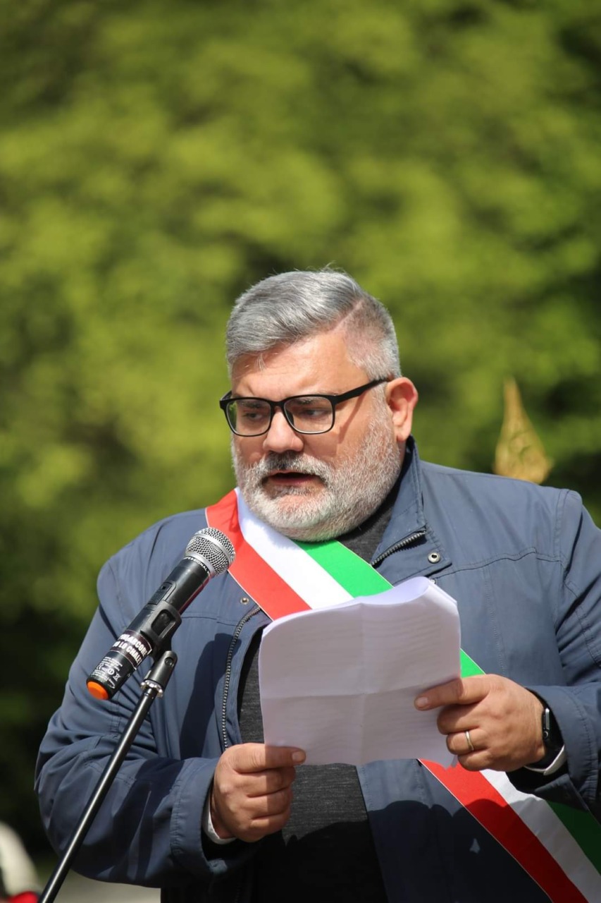 Arcore, il 25 Aprile della “Resistenza” di Bono: tra memoria, emozione e crisi politica