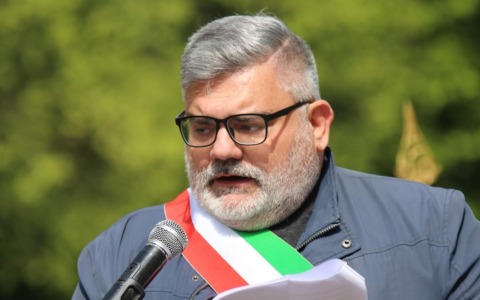 Arcore, il 25 Aprile della “Resistenza” di Bono: tra memoria, emozione e crisi politica