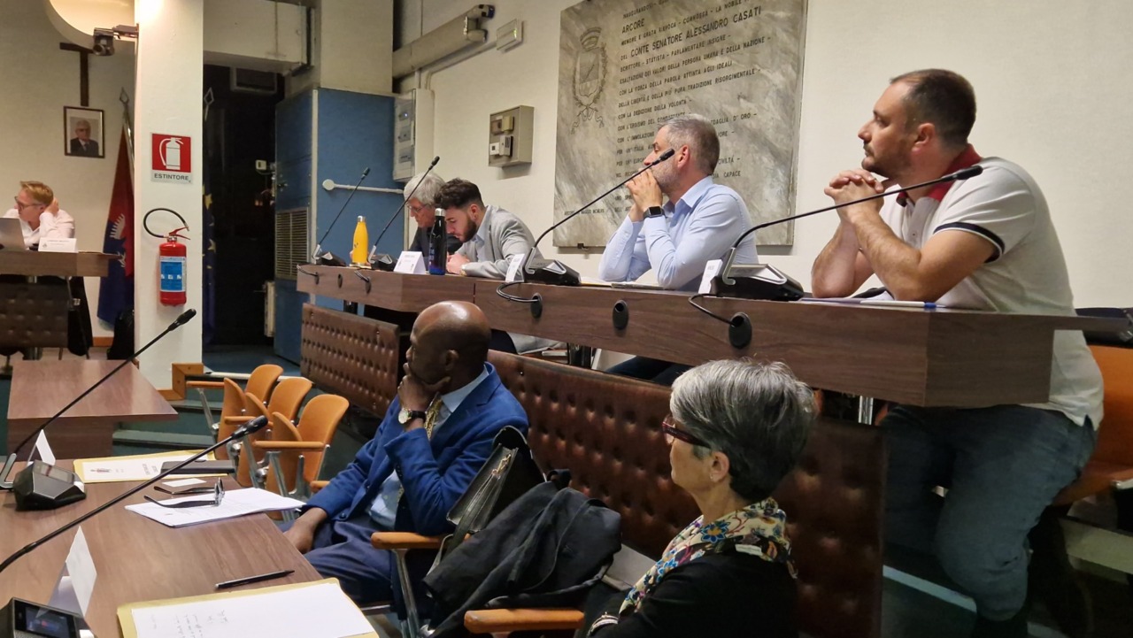 “Chi ha firmato la sfiducia si assuma le proprie responsabilità”