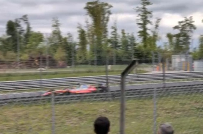 Autodromo blindato: Ferrari in pista