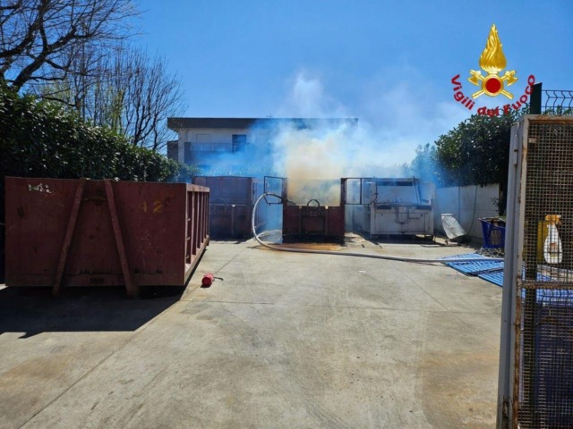 Giussano, incendio via Stradivari