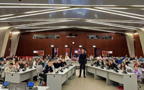 Gli studenti di quinta di Misinto a Palazzo Pirelli