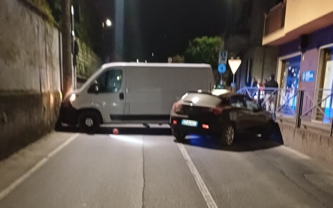 Colpo da film: ennesimo assalto alle aziende di cosmetica