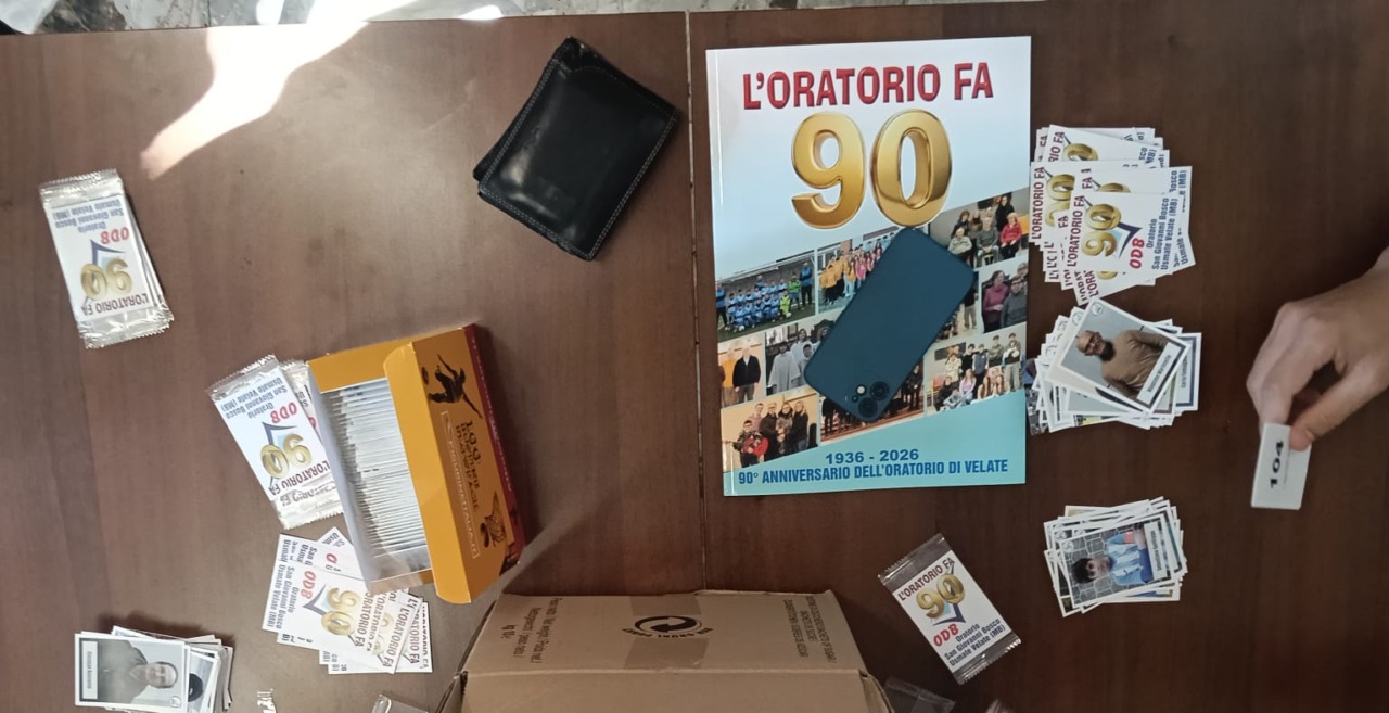 “Celo manca, celo manca”: i volontari dell’oratorio di Velate diventano… figurine