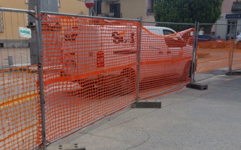 Tubi del gas tranciati durante i lavori, paura in paese