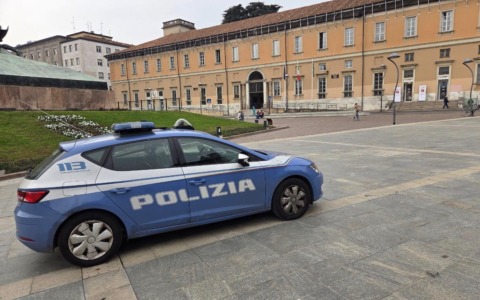Agente fuori servizio blocca ladro di bici e lo fa arrestare
