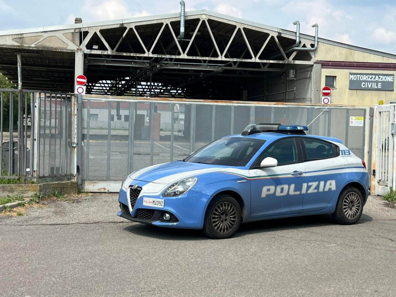 All’esame della patente con auricolare e microcamera, denunciati