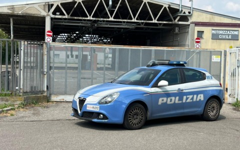 All’esame della patente con auricolare e microcamera, denunciati