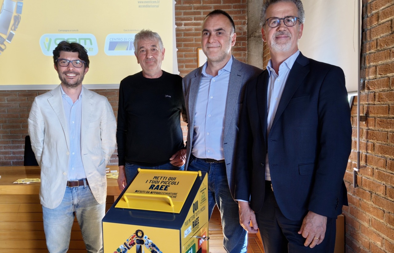 I piccoli rifiuti elettronici finiscono negli appositi contenitori