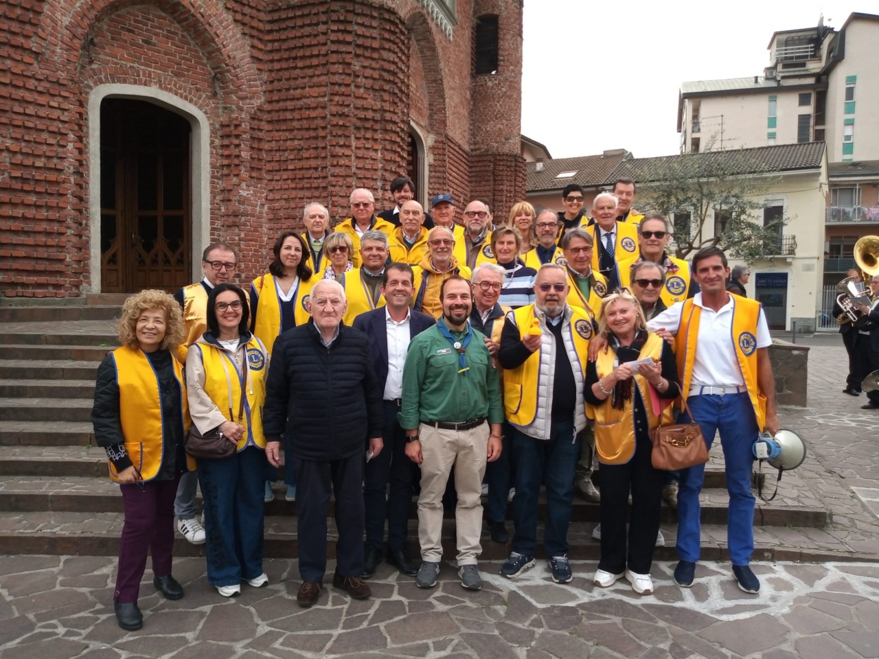 Con la Regata delle paperelle nel Seveso la solidarietà taglia il traguardo
