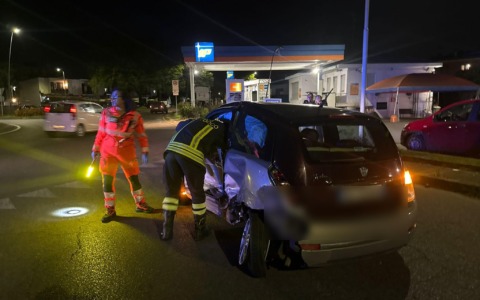 Maxi schianto nella notte di Pasqua: un 24enne ferito