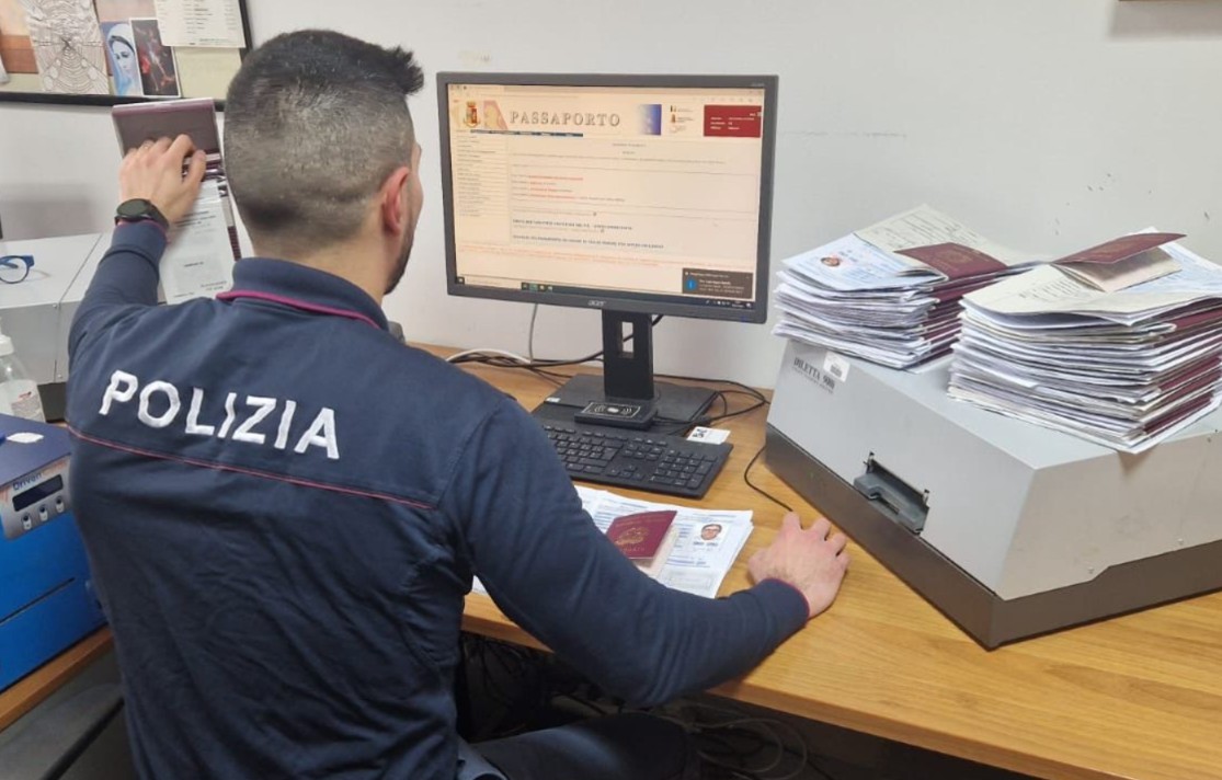 Dovete rinnovare il passaporto? Apertura straordinaria in Questura a Monza
