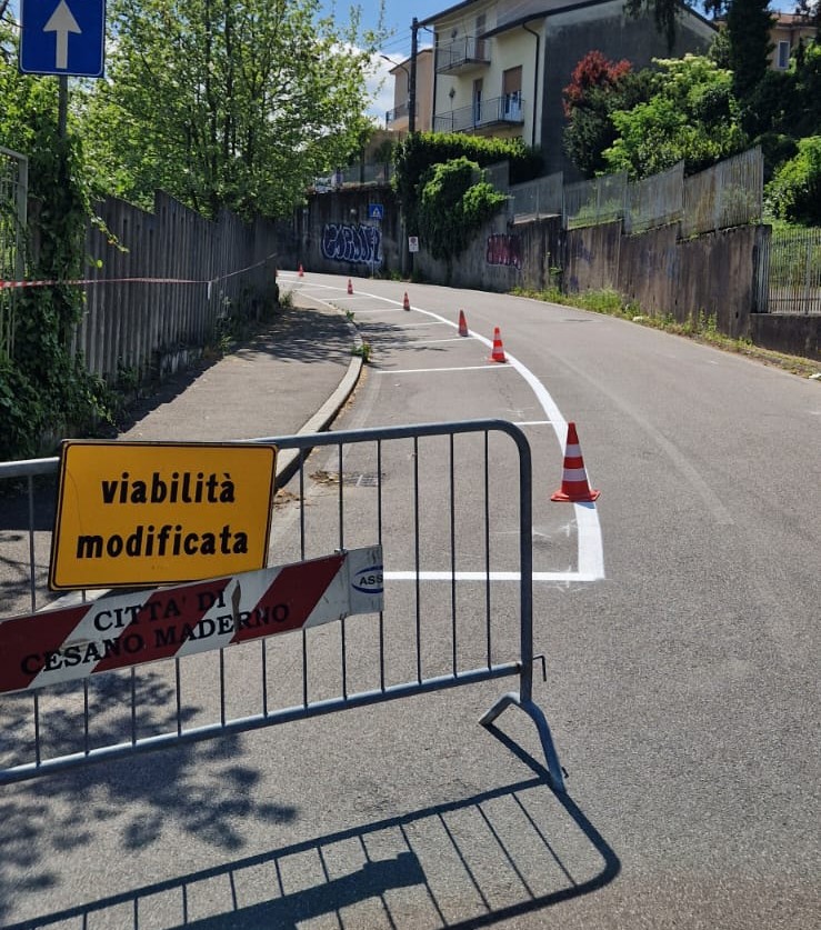 Scatta il senso unico per risolvere i problemi della strada troppo stretta