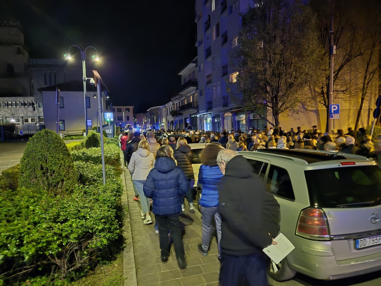 Bestemmie durante la Via Crucis a Carate Brianza: i Carabinieri identificano quattro minori