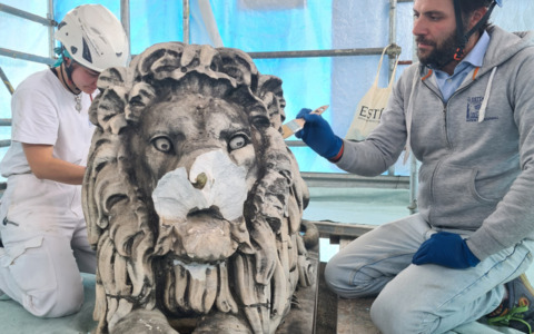 Partiti i lavori di restauro al Ponte dei Leoni dopo i vandalismi