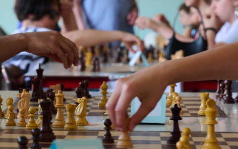 Sfide a colpi di scacchi tra le scuole di Seregno