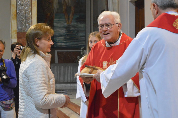 Per 40 anni prete in città, Lentate piange don Ambrogio Visconti