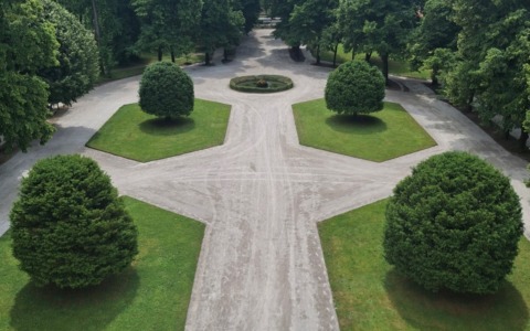 Rinasce il piccolo parterre nei Giardini Reali di Monza