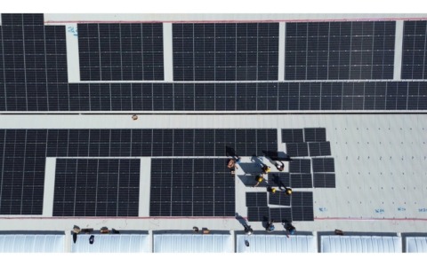 Impianto fotovoltaico per aziende: quanto si risparmia e cosa prevede la Transizione 5.0 con SENEC