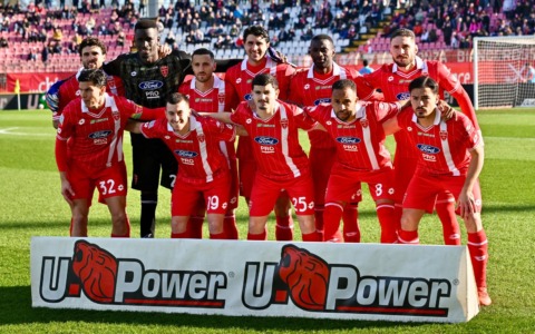 Monza – Juve Stabia in diretta: brianzoli a caccia del pass per la finalissima. Formazioni: Bianco cambia tutto