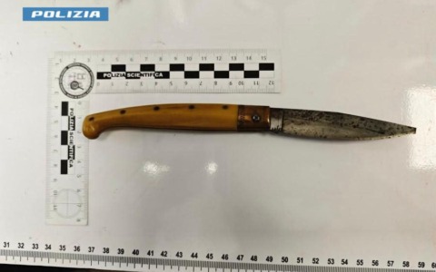 Aveva minacciato la dipendente di un supermercato col coltello: arrestato