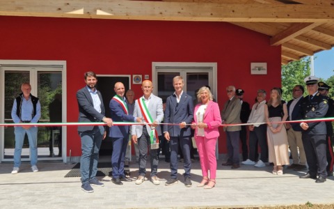 Taglio del nastro per la nuova sede della Protezione Civile